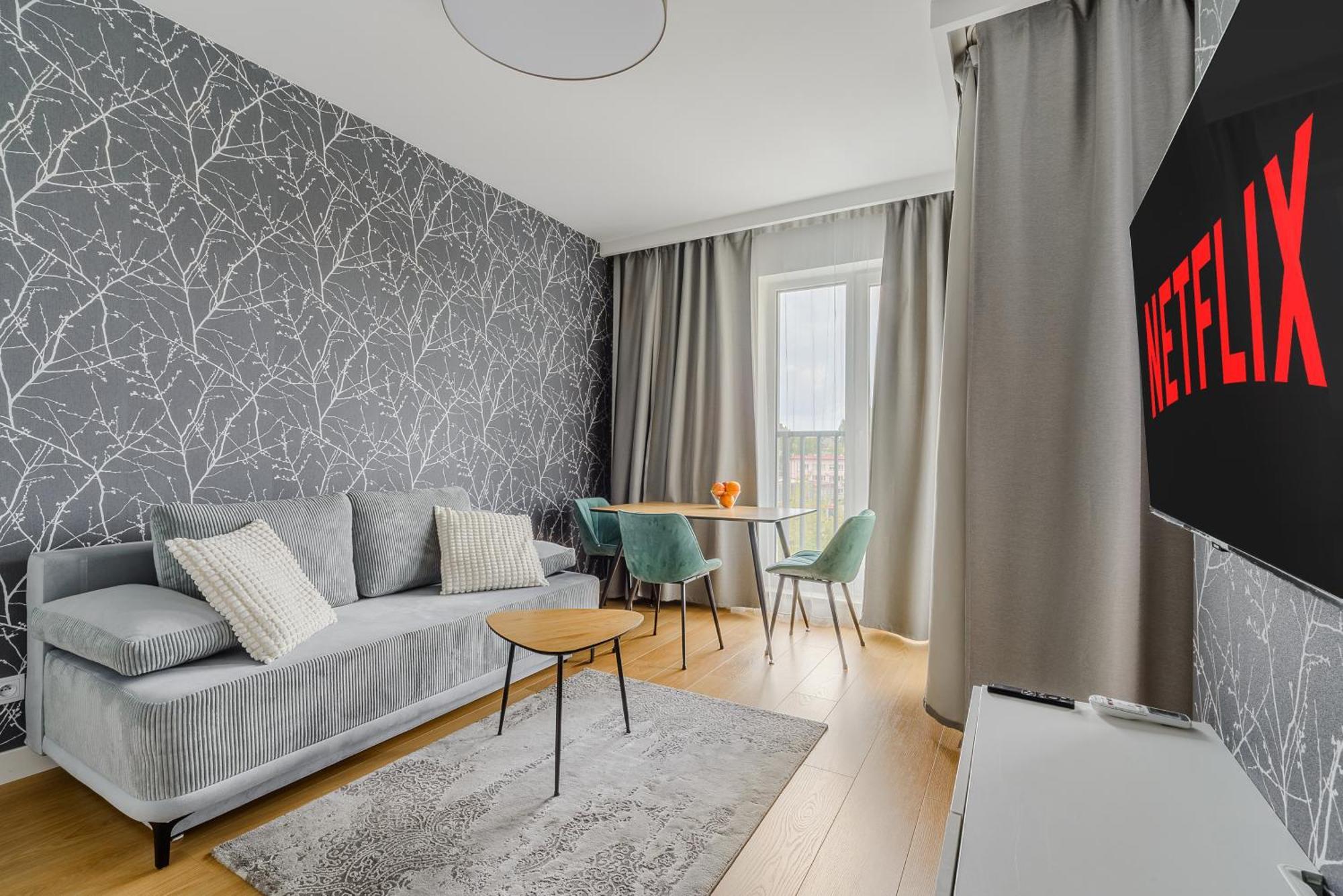 Premium In The Center Of With Free Parking & Balcony Apartment