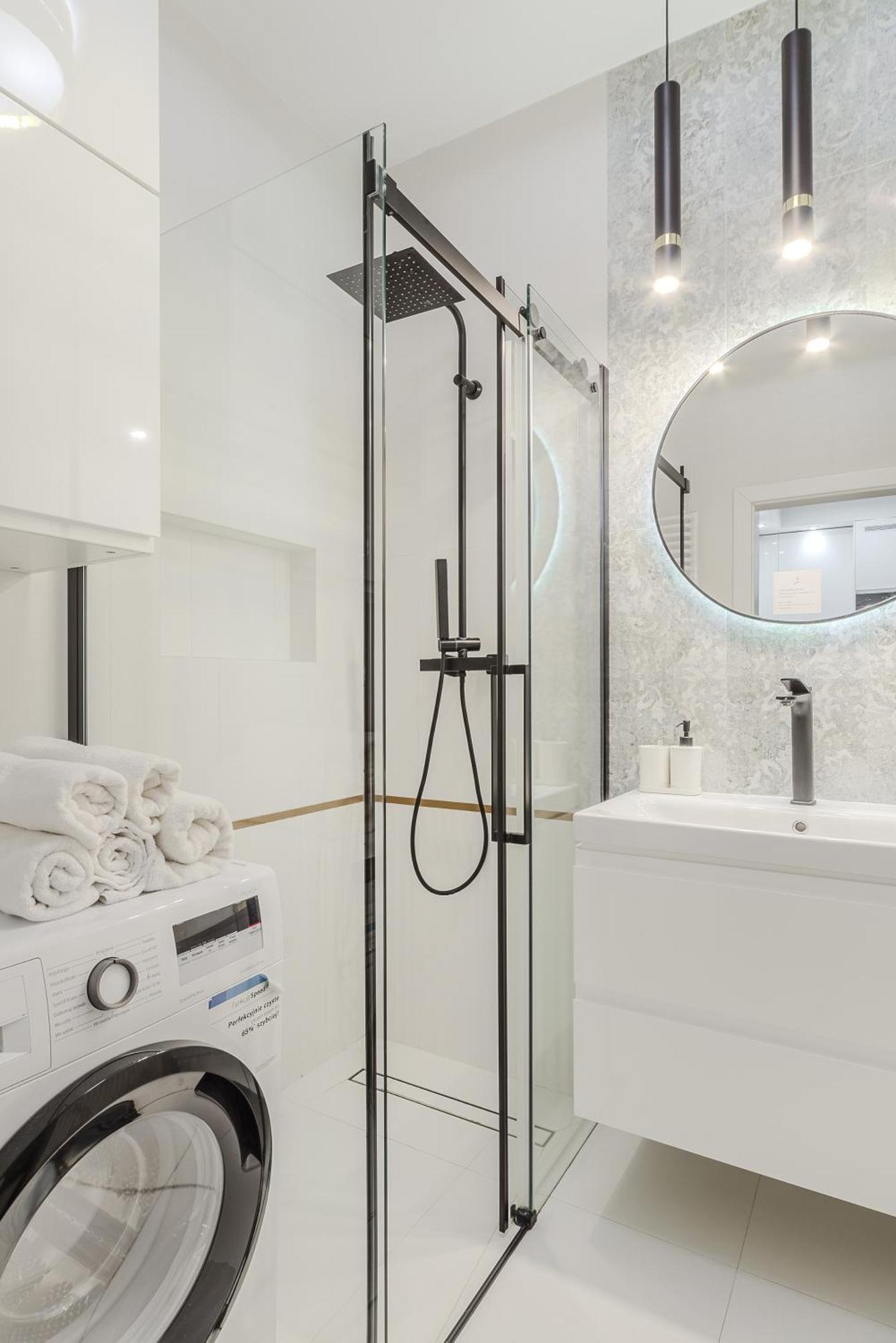 Premium In The Center Of With Free Parking & Balcony