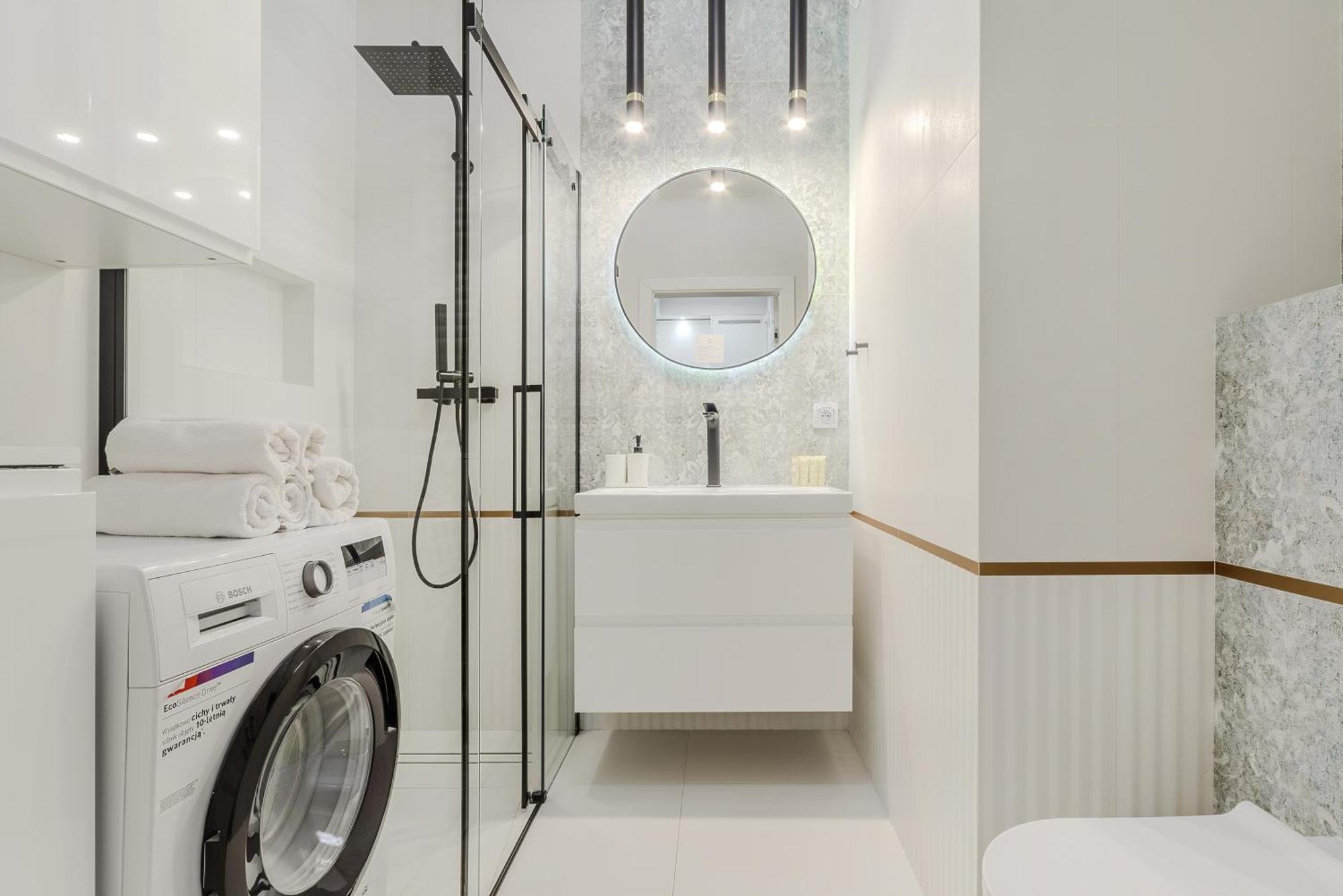 Apartment Premium In The Center Of With Free Parking & Balcony