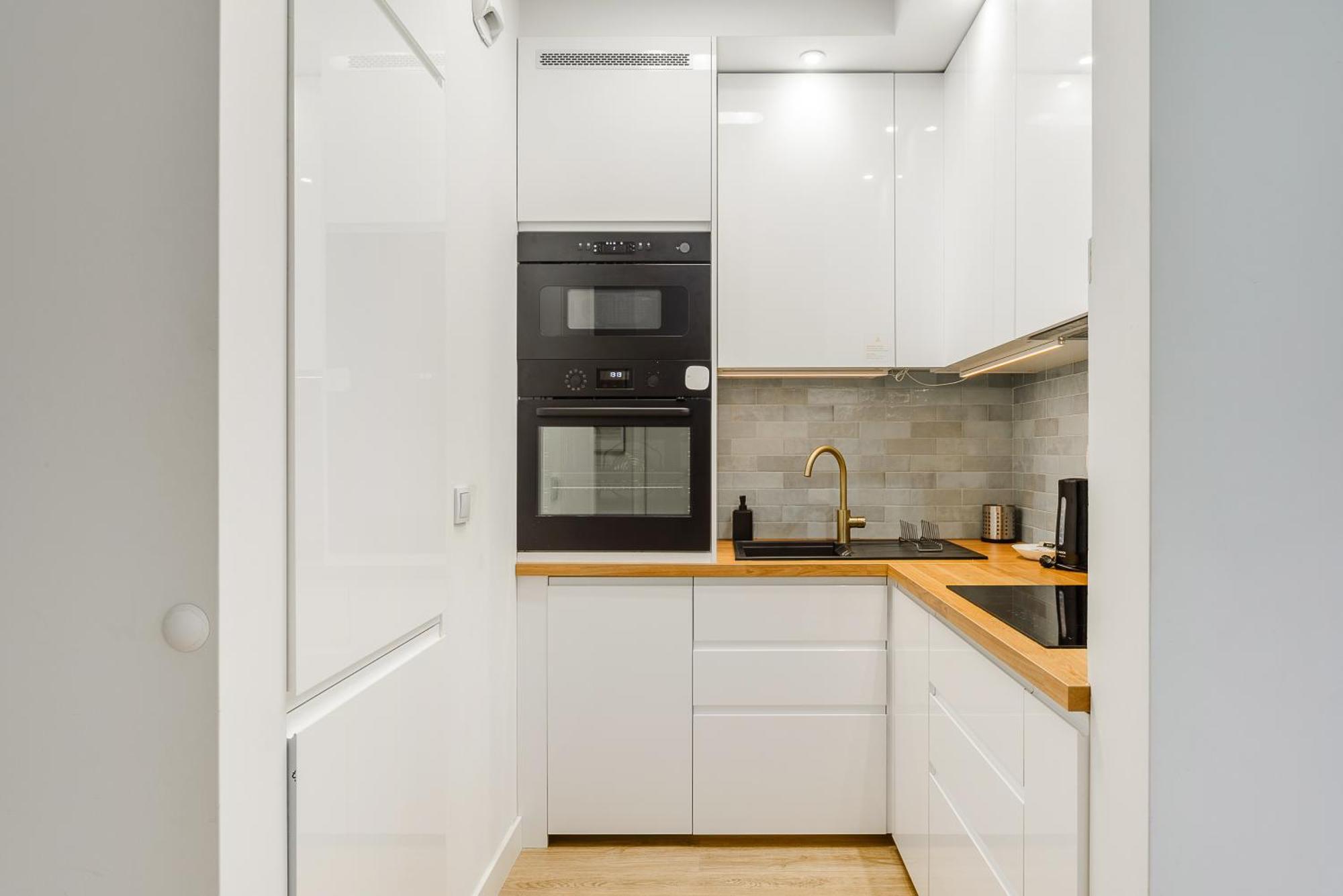 Premium In The Center Of With Free Parking & Balcony Apartment