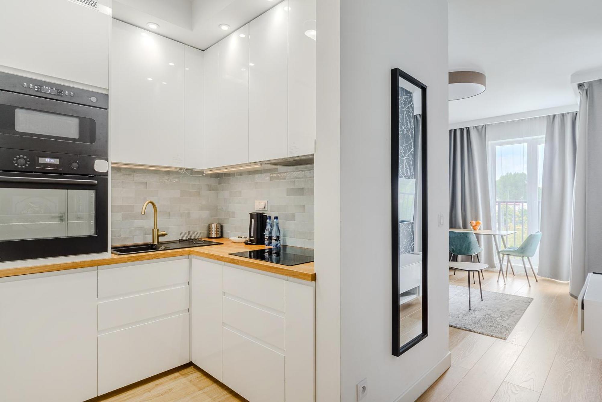 Premium In The Center Of With Free Parking & Balcony Warsaw
