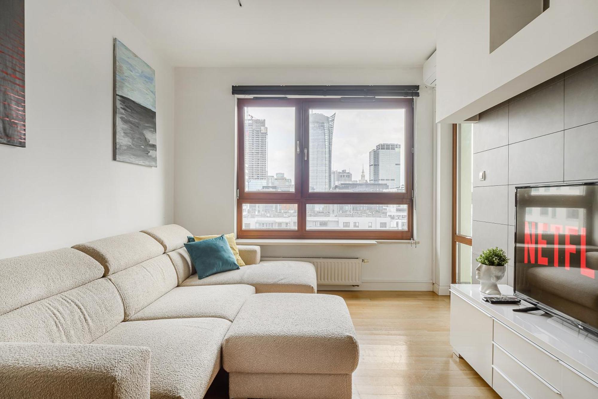 Premium In The Center Of With Free Parking & Balcony *