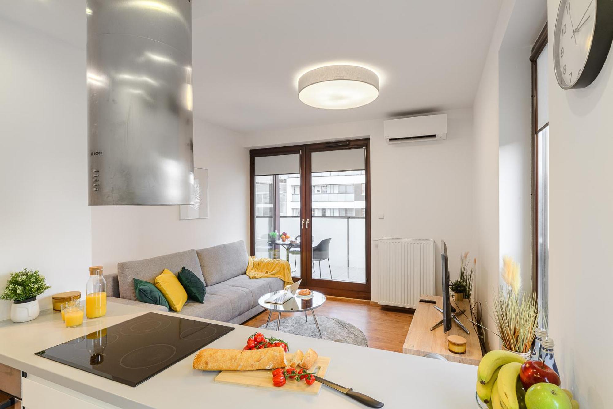 Premium In The Center Of With Free Parking & Balcony *