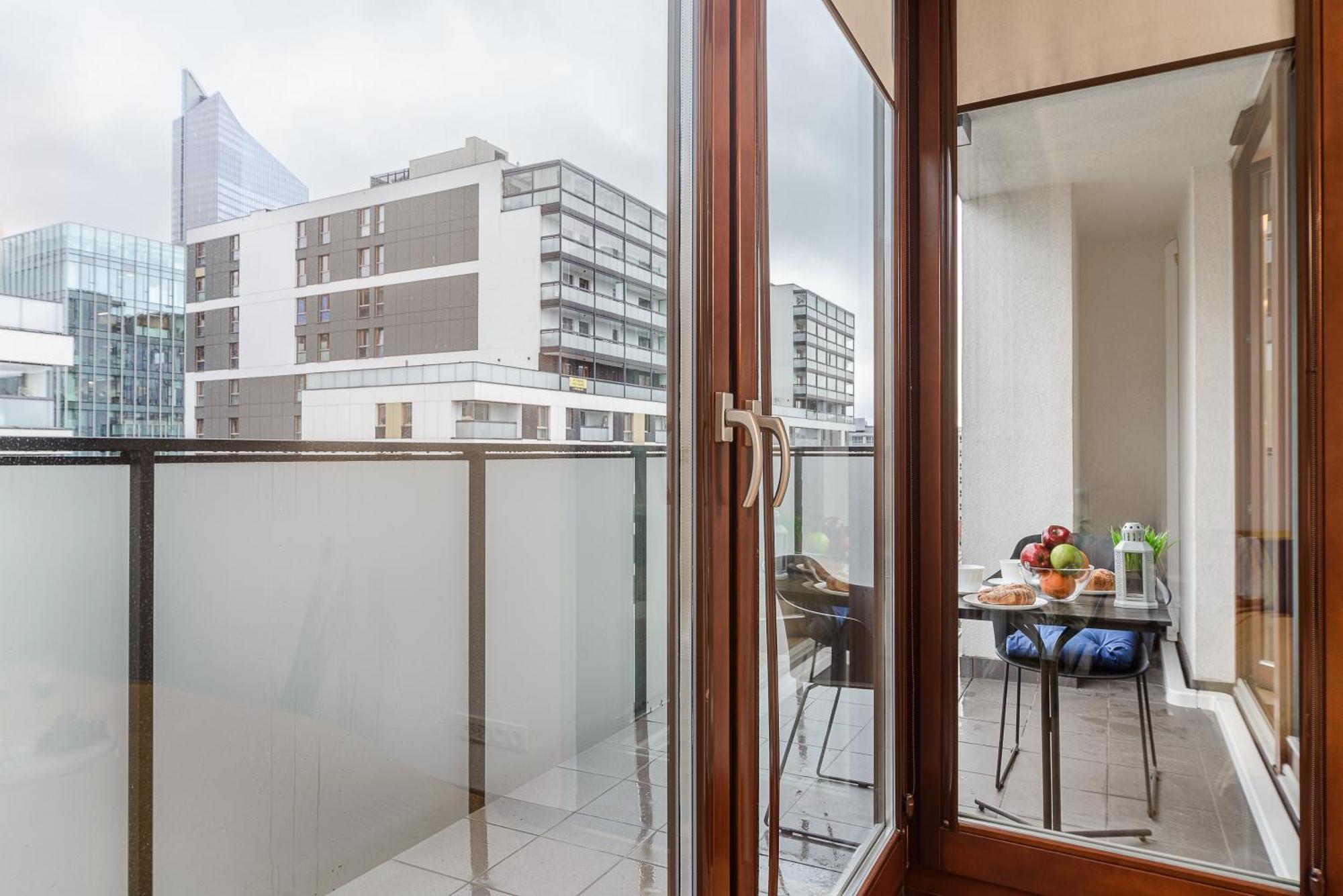 Premium In The Center Of With Free Parking & Balcony Apartment