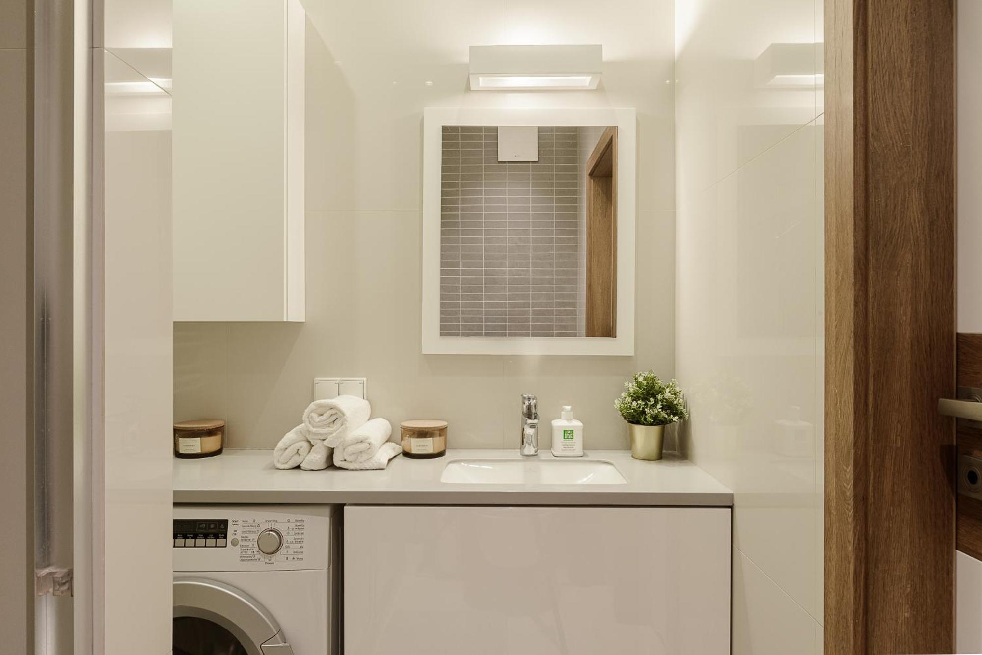 Apartment Premium In The Center Of With Free Parking & Balcony