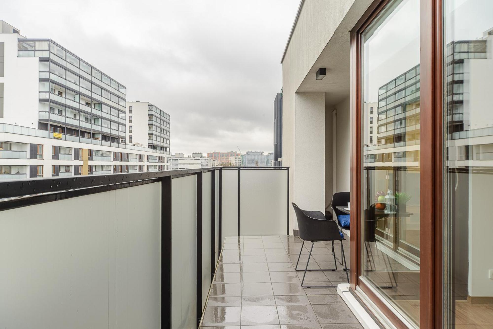 Premium In The Center Of With Free Parking & Balcony *