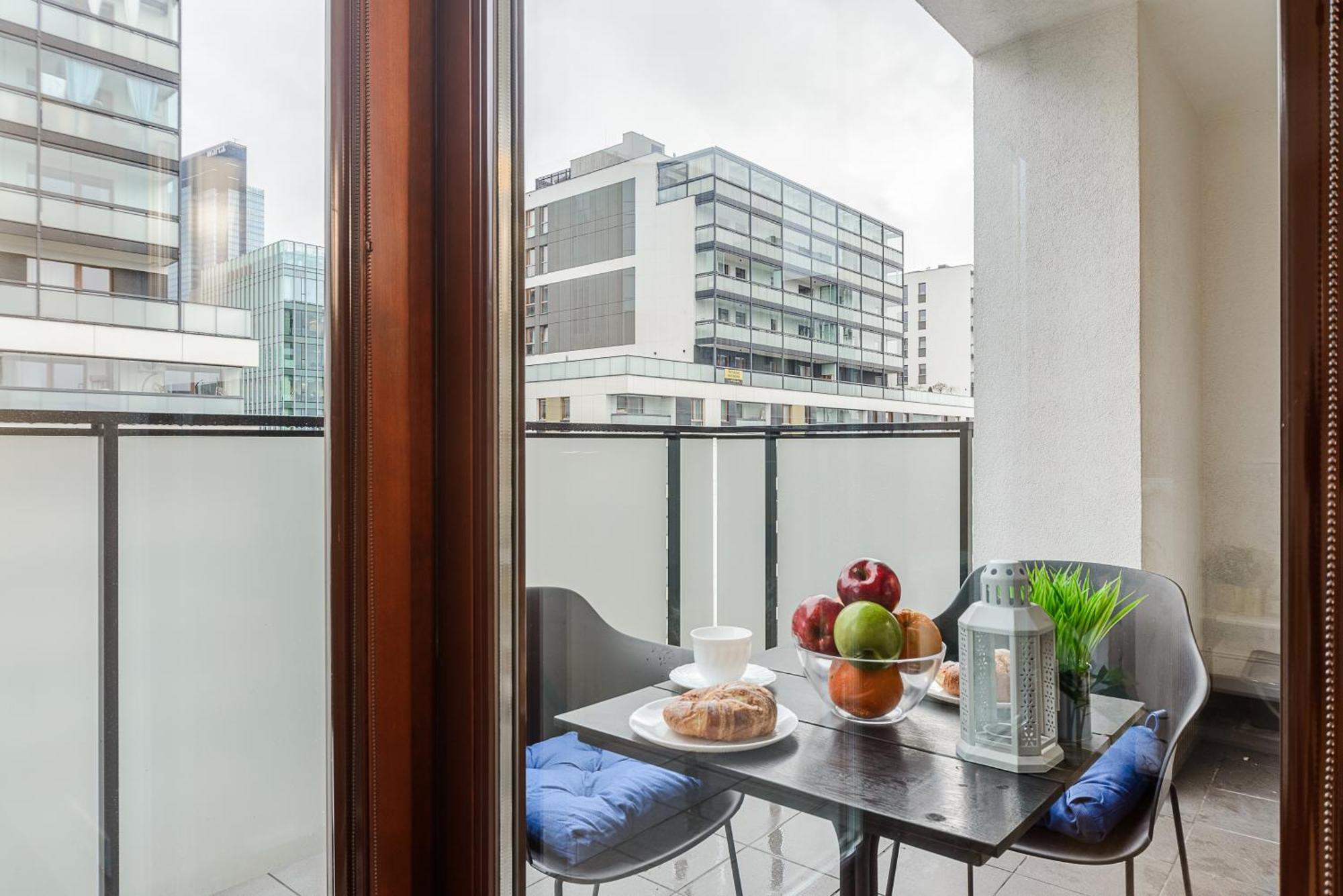 Premium In The Center Of With Free Parking & Balcony