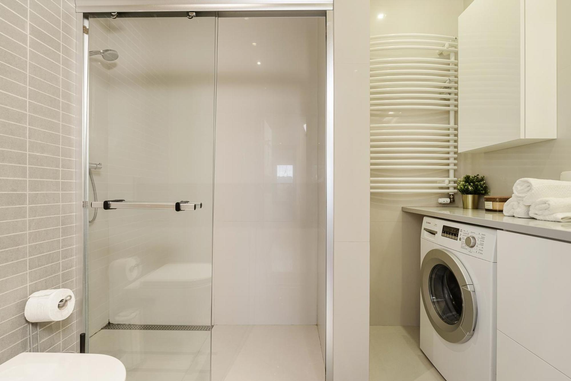 Premium In The Center Of With Free Parking & Balcony Warsaw